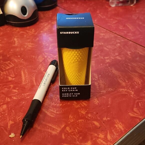 NWT Starbucks Mini Studded Cold Cup Keychain Hawaii - Picture 3 of 3